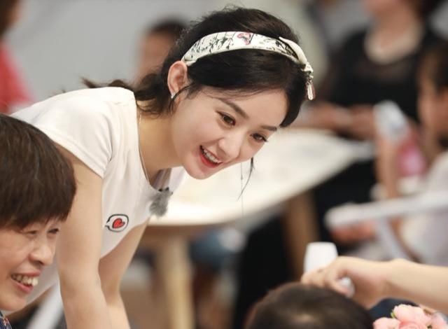  审核不仔细|《中餐厅》官博致歉赵丽颖，是失误还是炒作？观众仍需理性吃瓜