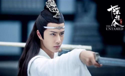  王一博|金鹰奖清票引起争议，网友：第一该是谁的终归还是谁的，实至名归！