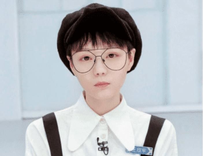  一塌糊涂|实力不输喻言，口碑却一塌糊涂-《青2》王新宇为何如此不讨喜？