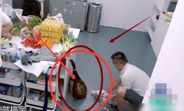  大厨|《中餐厅》林大厨自带火腿！扒出其价格后，网友：贫穷限制想象！