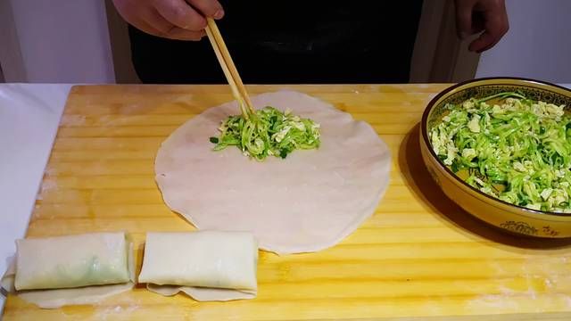  电饼铛|早餐别吃油条了，教你新吃法，不用发面，两手一按，6个不够吃