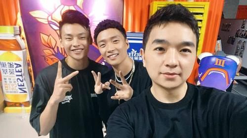  街舞|《街舞》张建鹏承认与肖杰10年恩怨，线下合照有深意，实力找场子