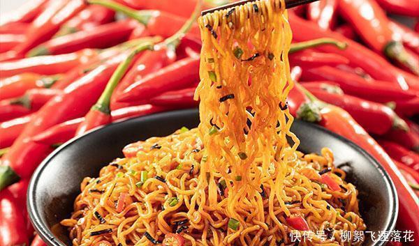 拌面|康师傅又放“大招”,这3种新口味征服吃货,让统一措手不及!