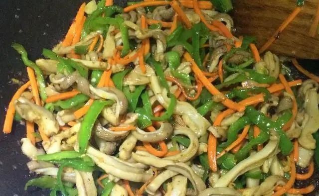 方法|炒的猪肚又老又硬，老是咬不动，教你一个方法，吃起来不费劲