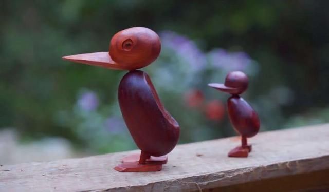  木头|继李子柒后，63岁木工大爷火爆外网，他凭什么月入60万？