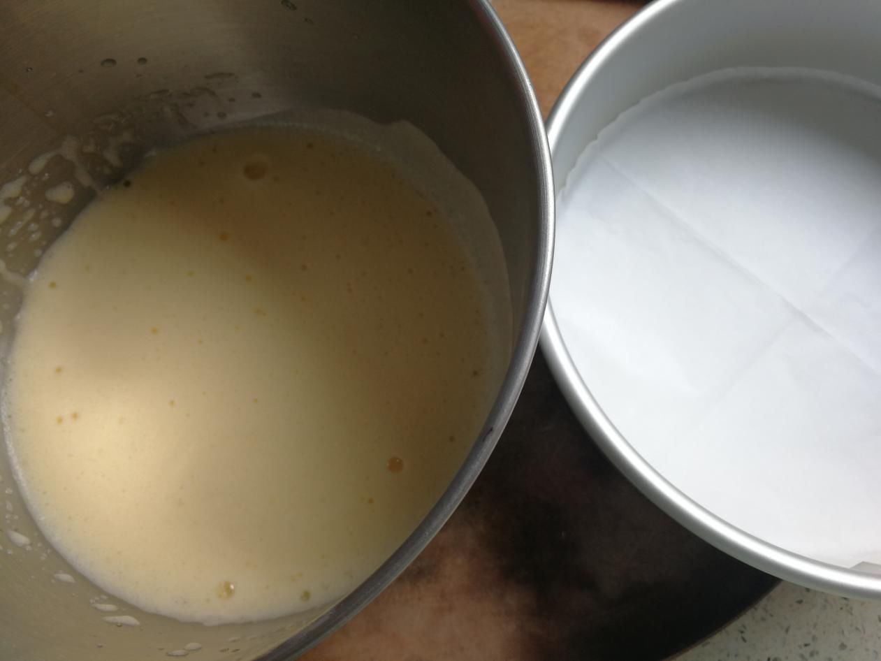 蛋糕|蒸个酸奶蛋糕吃吃,鸡蛋打发失败,成品不蓬松但Q弹,味道还挺好