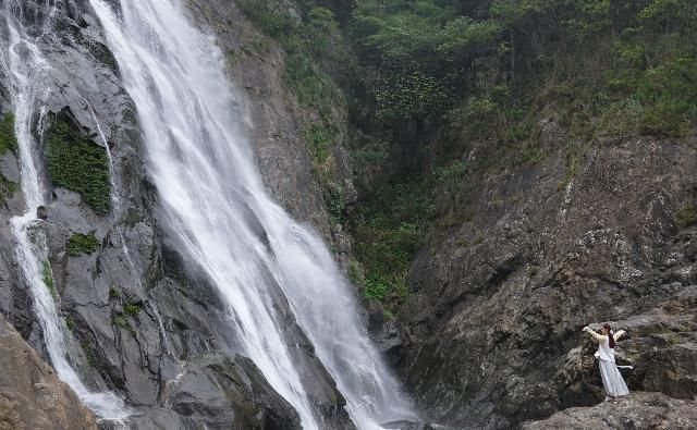  安徽|跟着古风美女游安徽天柱山，去哪里拍照片才好
