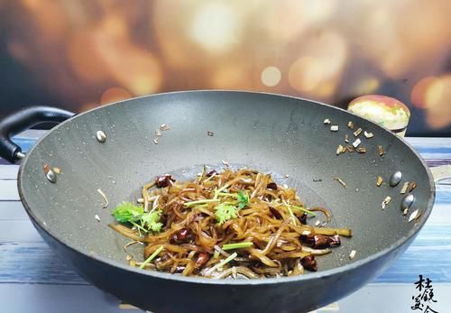  咸菜瓜子|这食材越陈旧越香，曾经家家户户的主菜，吃过的大多年逾古稀