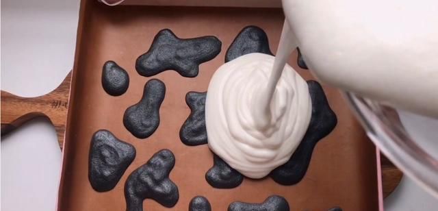  详细|奶牛色的毛巾卷你吃过吗？速来围观2人食网红烘焙详细教程