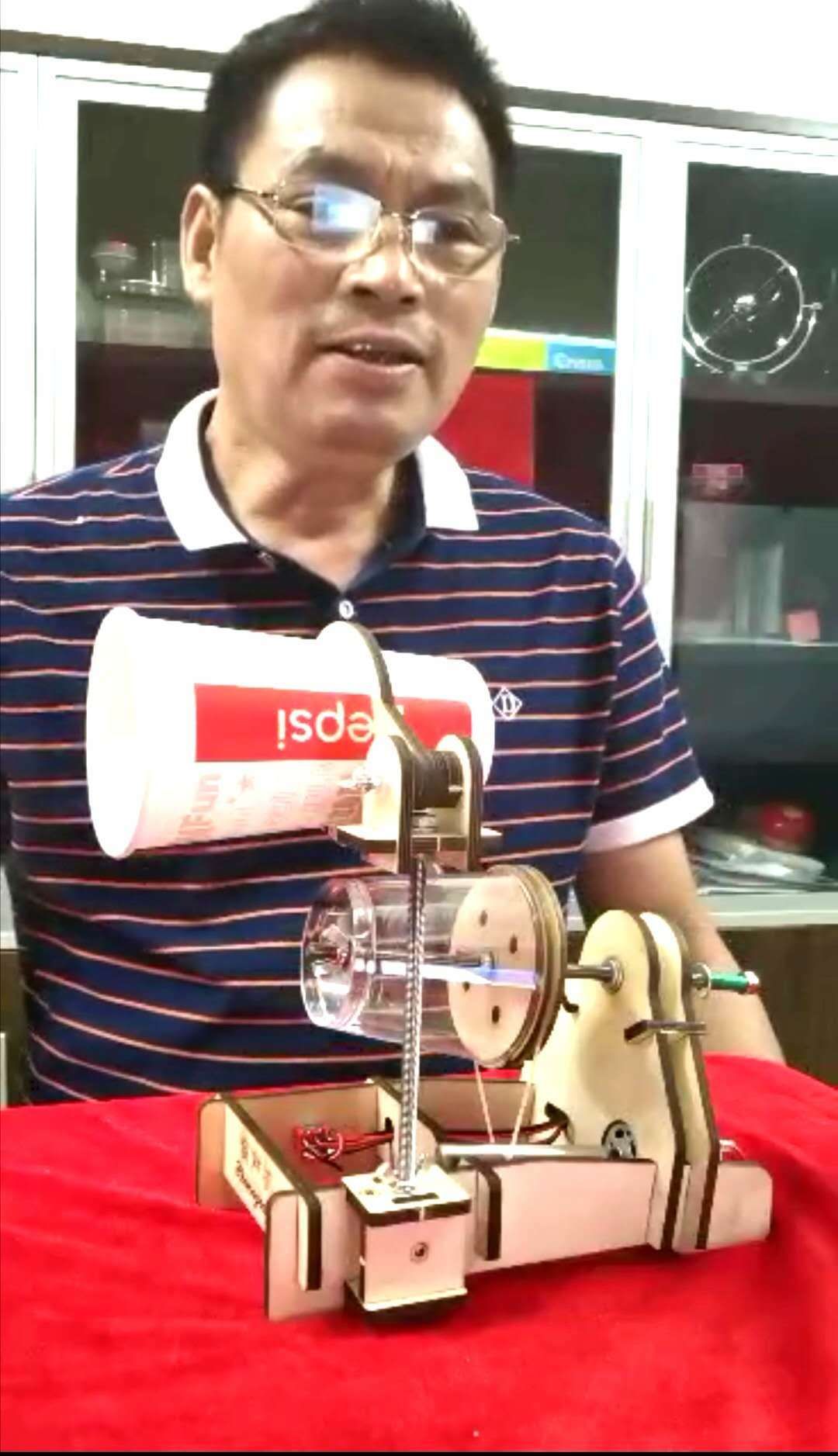 朱向阳|“纸杯留声机”的背后:大学物理老师离职办“创坊”,一群科普发烧友的盛世狂欢