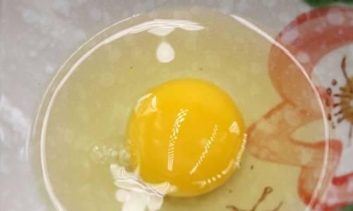 蛋清|鸡蛋吃蛋清还是蛋黄好?我们一天需要吃几个鸡蛋?