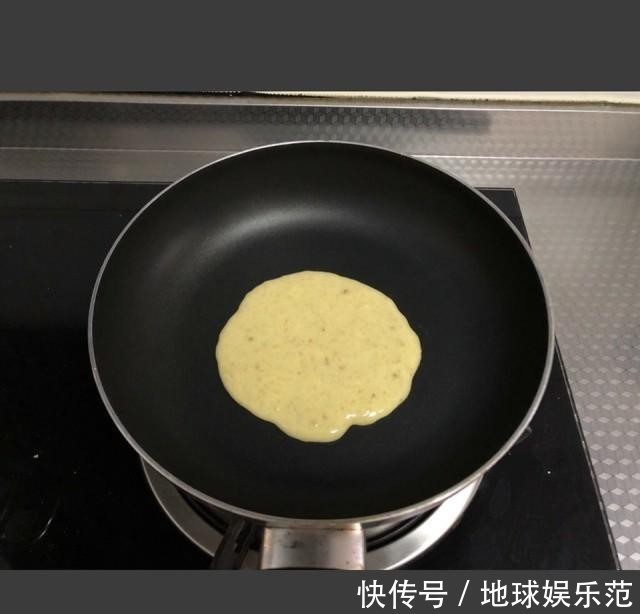  松软|香蕉蛋饼，松软香甜，当早餐棒极了