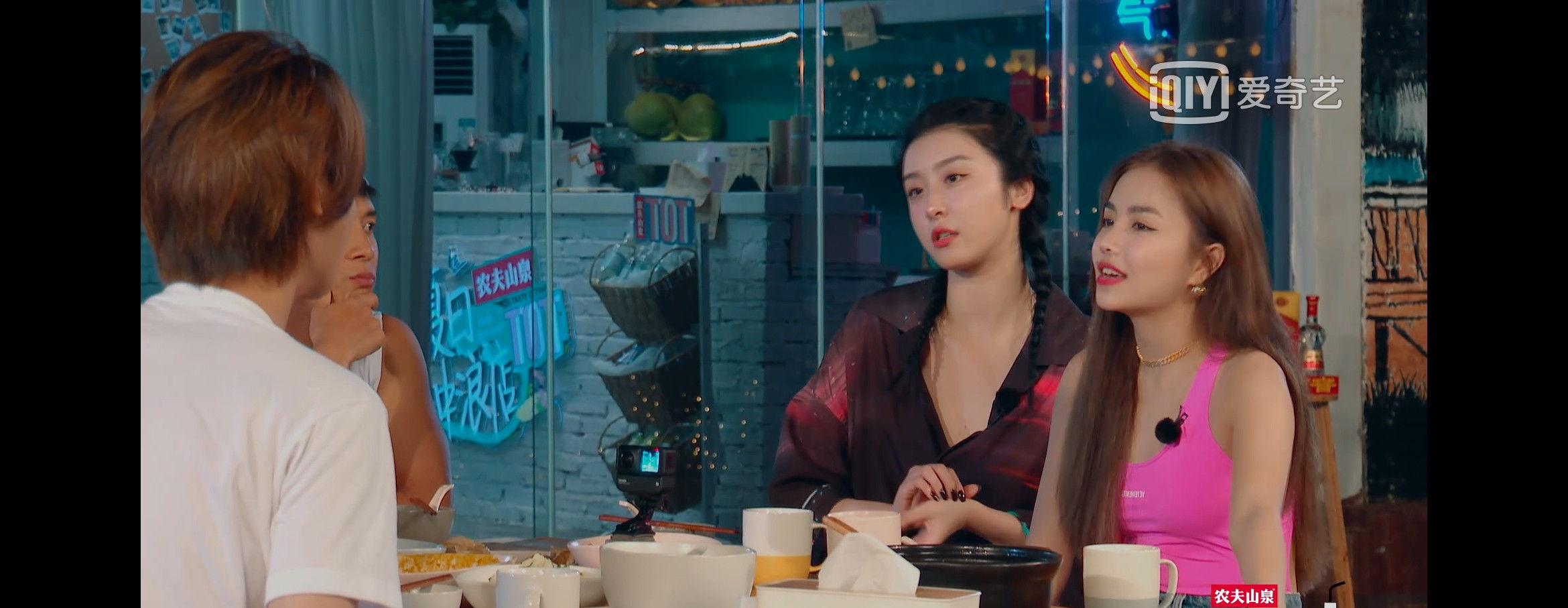  坤大|安琦调侃黄明昊年纪小, 黄明昊反怼: The9都比蔡徐坤大