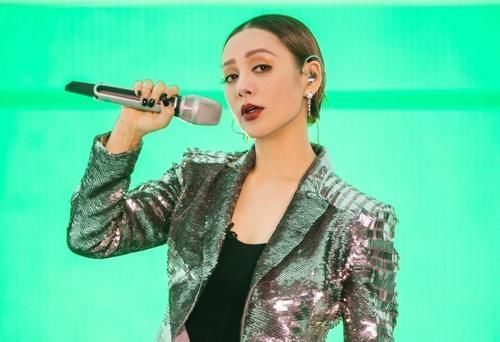  乘风破浪|《乘风破浪的姐姐》听到伊能静这句话，王丽坤扭过头，不再看她