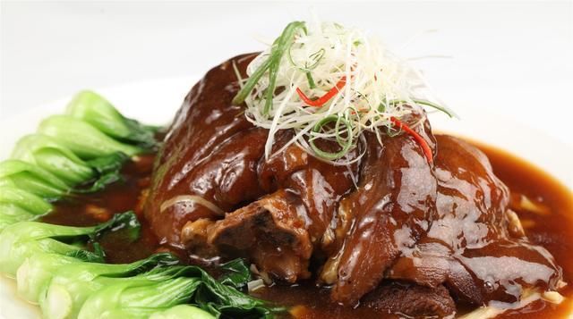 不腻|红烧肘子:快来看看简单的做法,这样做肥而不腻,香嫩软烂!