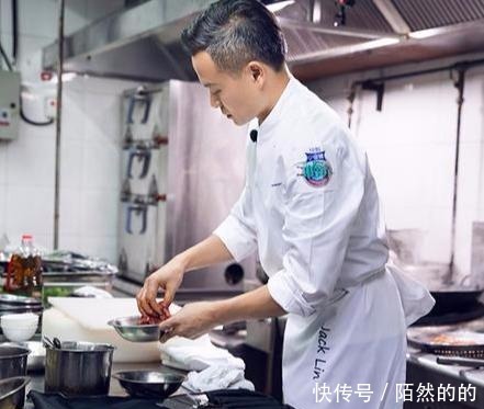 黄晓明|两个人分别被赵薇带着参加了一季中餐厅,看问题的眼光差了很多