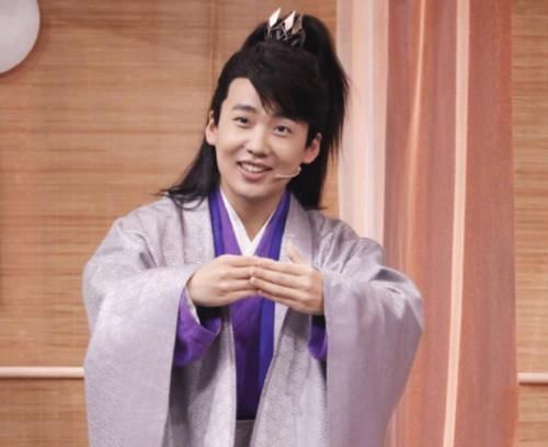  家务|郭麒麟加盟《做家务的男人》，常驻四档综艺节目，是新一代抢手王