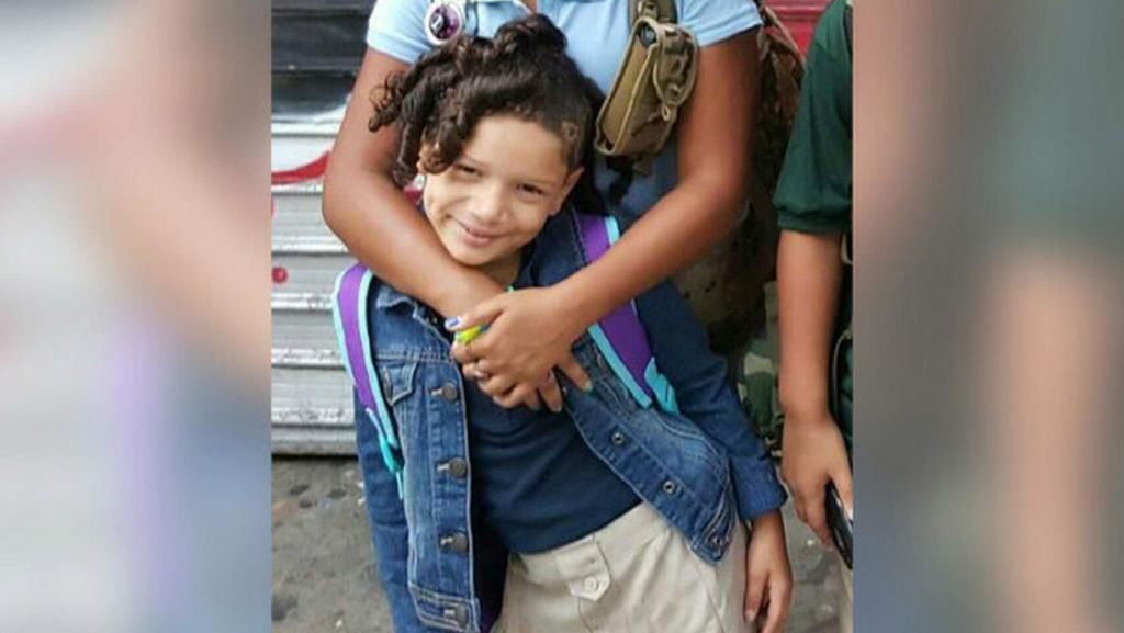 离奇|8岁女孩离奇被挂在房梁上吊死，弟弟指证：妈妈给姐姐灌了毒药