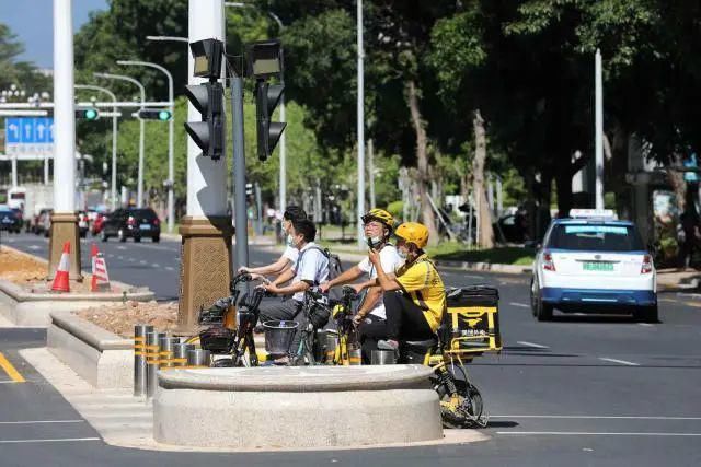 深圳|路牙消失了？这里或将成为深圳首条慢行示范道路