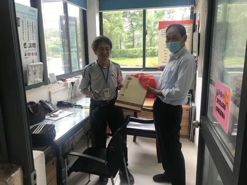  礼物|建军节战友礼物失而复得，碗碟套装你的主人在哪里？