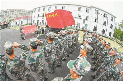 战友|从霓虹哨兵到特战尖兵——“南京路上好八连”的转型之路