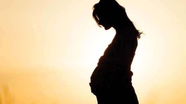 资料图|得知妈妈第四胎仍没生出男孩，印度15岁女孩绝望上吊自杀