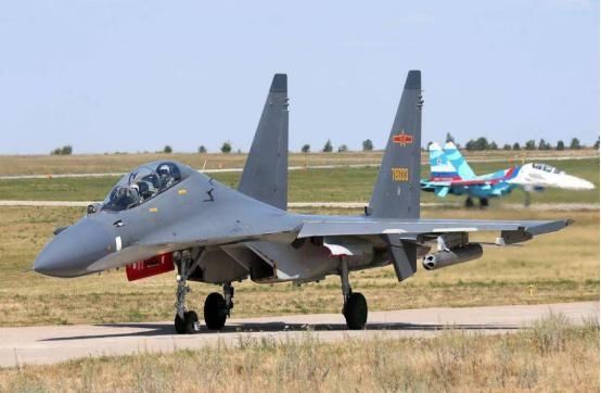  炸弹|我军苏30挂弹飞行10小时，美军曾飞行15小时，向目标发射多枚炸弹