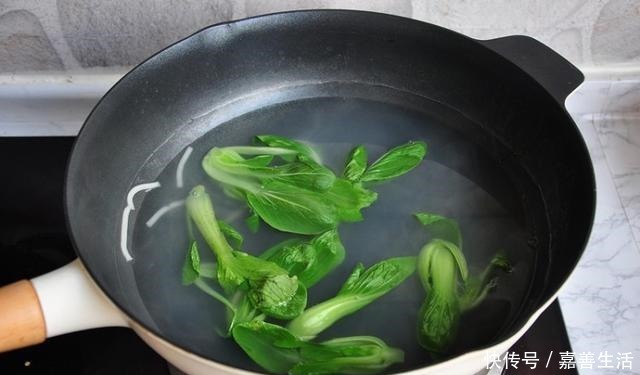  酸辣|教你做碗酸辣面，三两下就做好，酸辣爽口，上班族最合适！