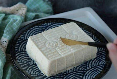  豆腐|1碗黄豆6碗水教你做豆腐，不用卤水不用石膏，嫩滑白净吃着放心