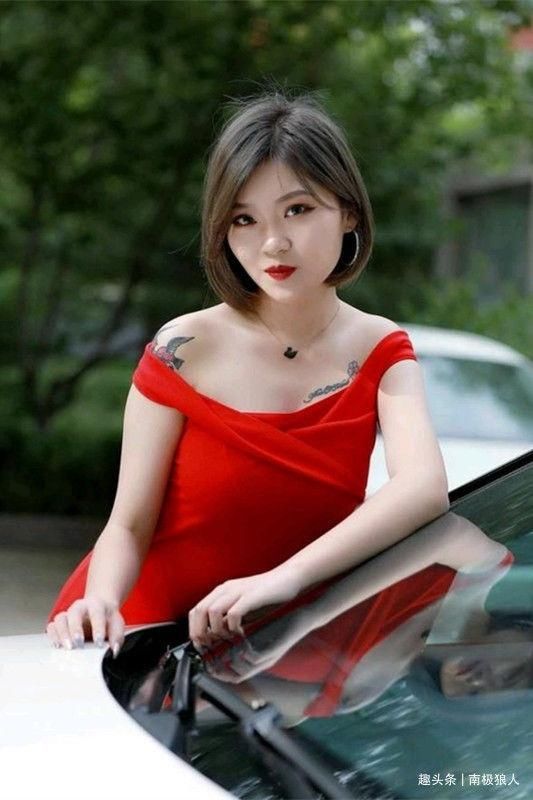 带来|明眸美齿的模特姐姐，好身材和亮眼的气质带来脱颖而出的感觉
