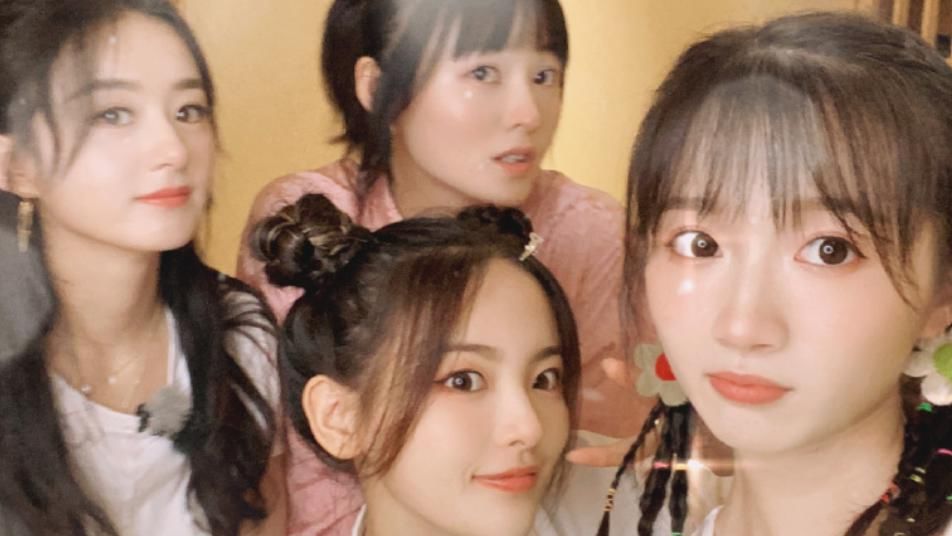  自然美|《中餐厅4》官宣杀青，李浩菲晒出合照，赵丽颖比起美颜更适合自然美