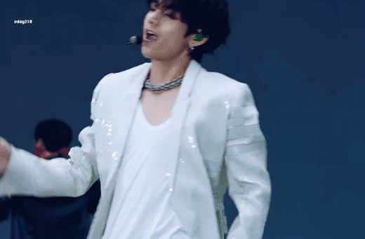  防弹|200730 昨天的舞台上像疯了一样舞蹈跳得超帅的防弹金泰亨