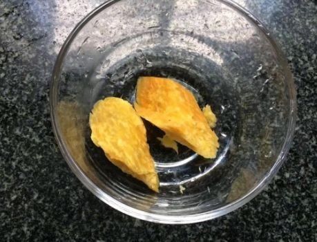  红薯|做面包时，别只会加酵母粉，教你小技巧，面包柔软好吃，放不硬