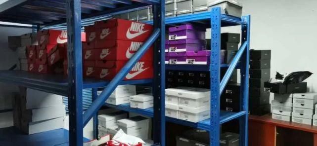 鞋子|销售假冒名牌鞋子,抓!