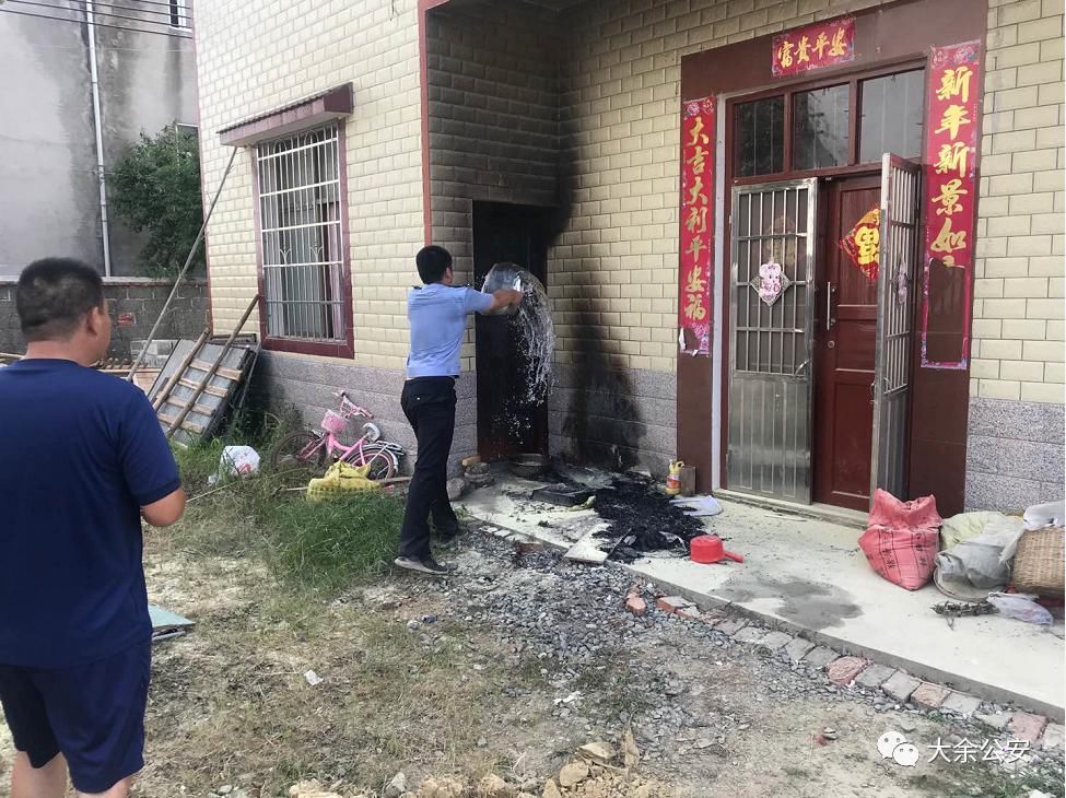  狂奔|深夜，民警背起她狂奔