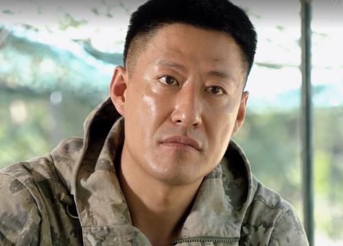  退休|《蓝军出击》大结局：褚战刚再败韩鹏被降衔，王可争卧薪尝胆获胜后退休