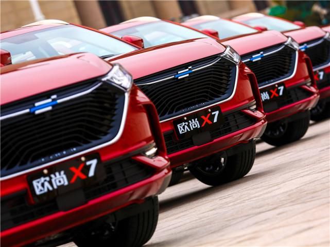 款车|长安欧尚打响翻身仗,欧尚X7救市成功,3大件是最大亮点!