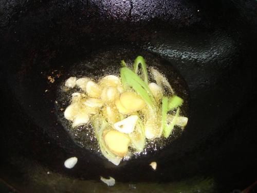  简单|家常又简单，不放辣椒也能很好吃，香菇炖鸡的美味做法大分享