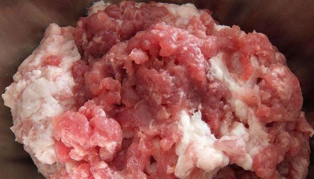 忘不掉|包肉馅饺子时,牢记两点窍门,包出的饺子更鲜更嫩,咬一口忘不掉