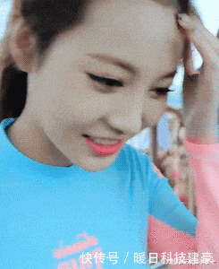 美人鱼|GIF搞笑趣图: 海边拍照要注意, 一不小心让你变成美人鱼