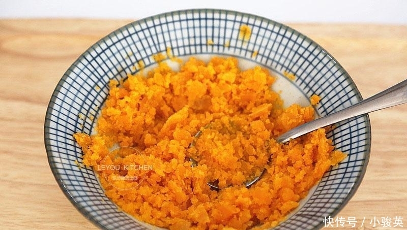 锅中|3块钱的豆腐这样做, 吃出大菜的感觉, 连汤都特别好喝