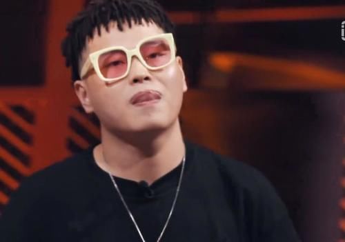  回锅肉|中国新说唱：同样是回锅肉，黄旭成了大魔王，小青龙三年淘汰五次