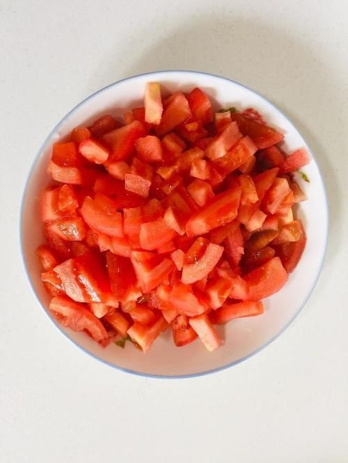  豆腐|西红柿炖豆腐，美味特下饭，汤汁泡米饭，熊孩子能吃两大碗！