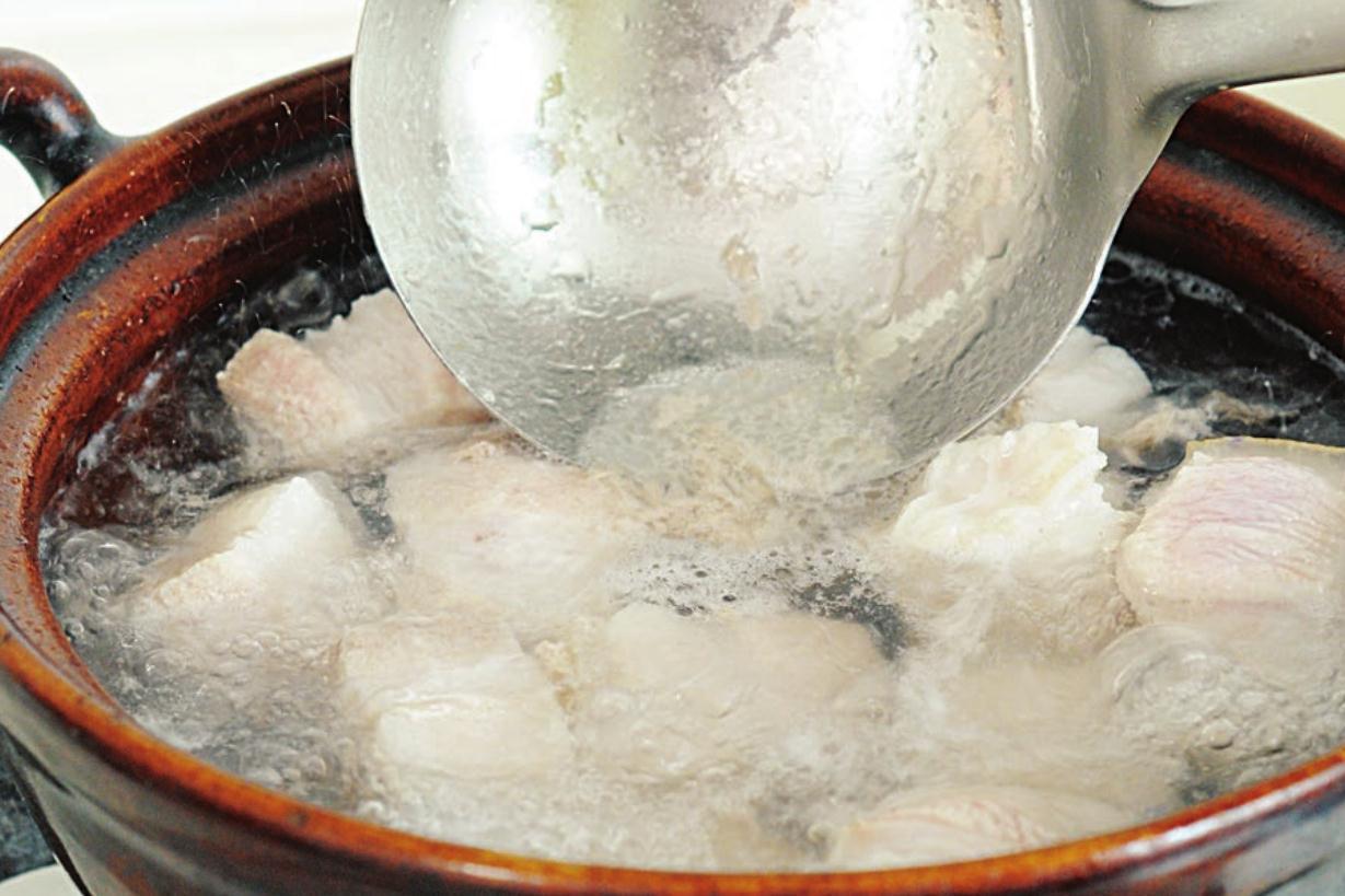 成功|想要做好吃的红烧肉,还是得放入凉水,厨房小白也能百分百成功