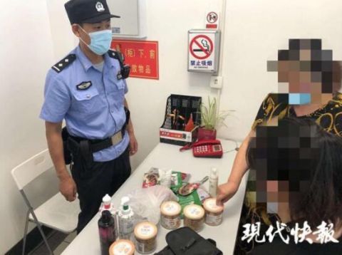 婆媳|一个望风一个动手，婆媳俩超市盗窃10多起，赃物200多件