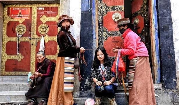  寡妇|《极挑》为新婚女子编“寡妇辫”引争议：综艺不必上纲上线