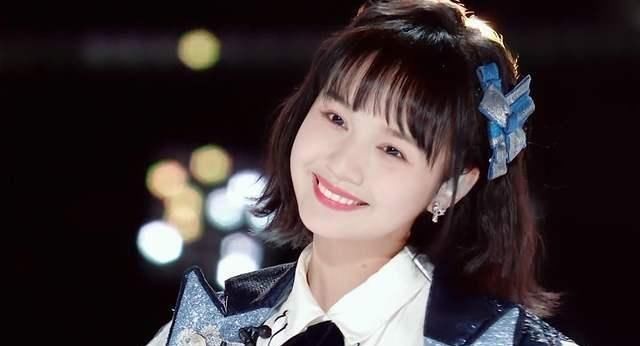  决赛|在2020年的创造夏令营决赛中，硬糖女孩303组成一个小组