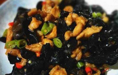 可惜|木耳和它是“天生一对”,吃一盘相当于吃3只鸡,可惜很少人知道