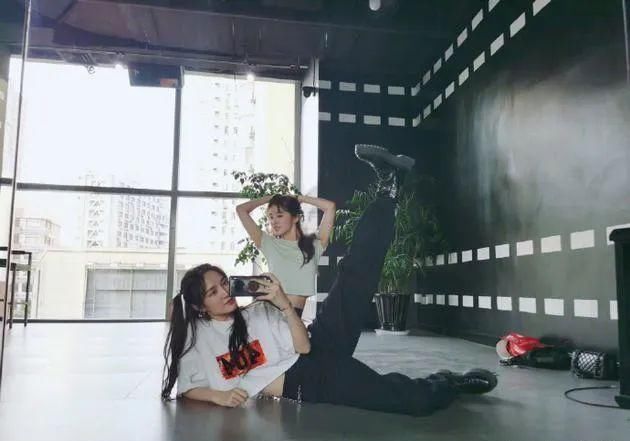 孟佳|孟佳三公被淘汰,宁静说了大实话,「乘风破浪的姐姐」能看清4种人