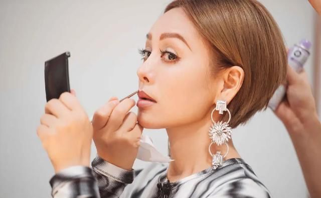  门户|于正签约宁静却不用，重金力捧另一女星，浪花：支持宁静另立门户